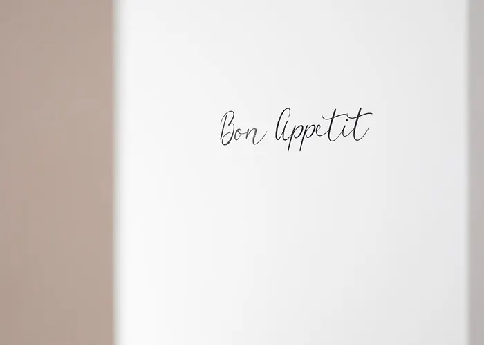 Flora's - 3bd House Διαμέρισμα *