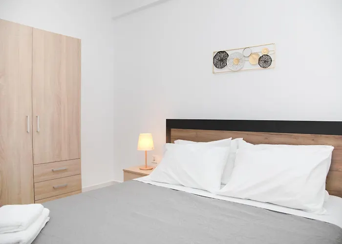 Flora's - 3bd House Appartement