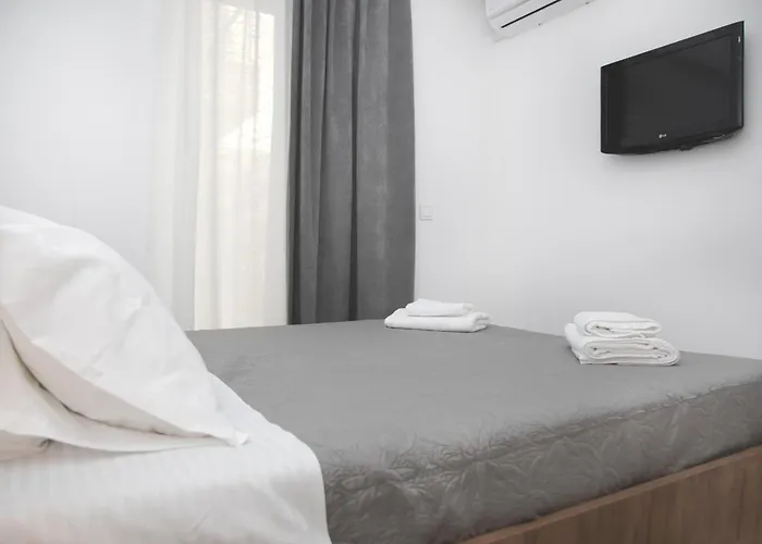 Daire Flora's - 3bd House *